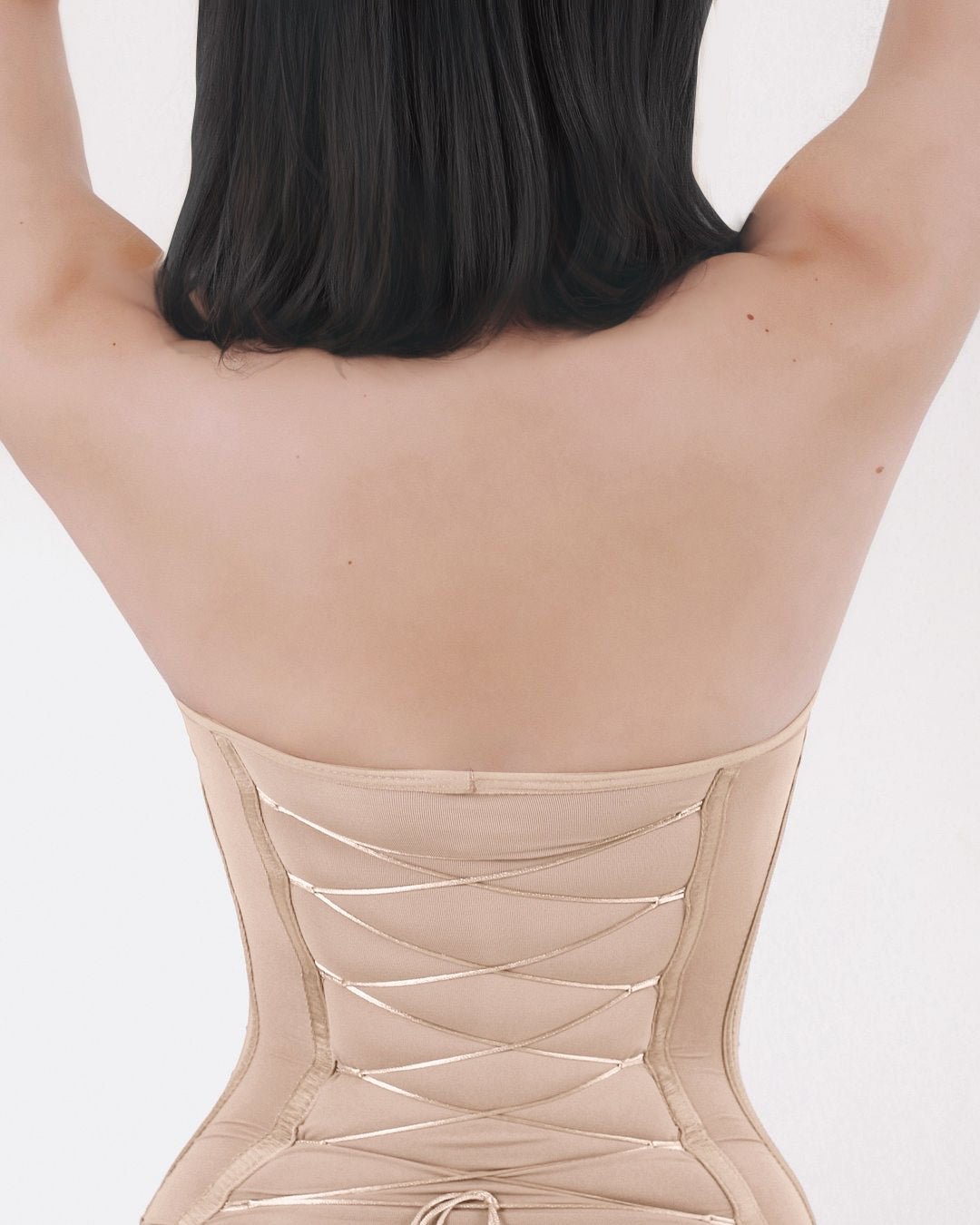 Nahtloser Shapewear-Bodysuit mit Schnürung hinten