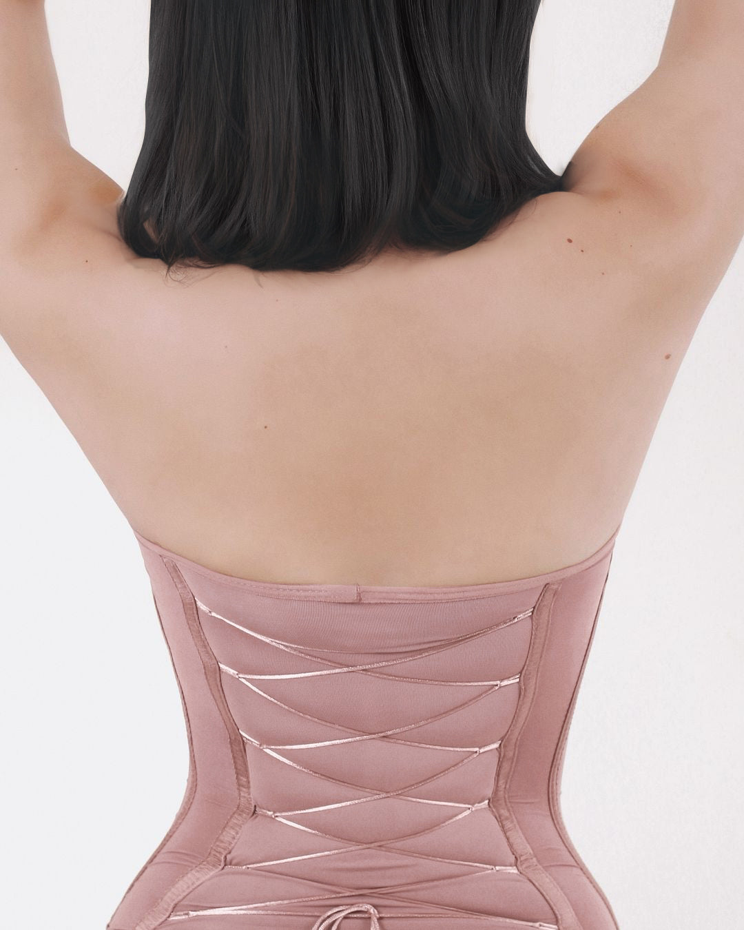 Nahtloser Shapewear-Bodysuit mit Schnürung hinten